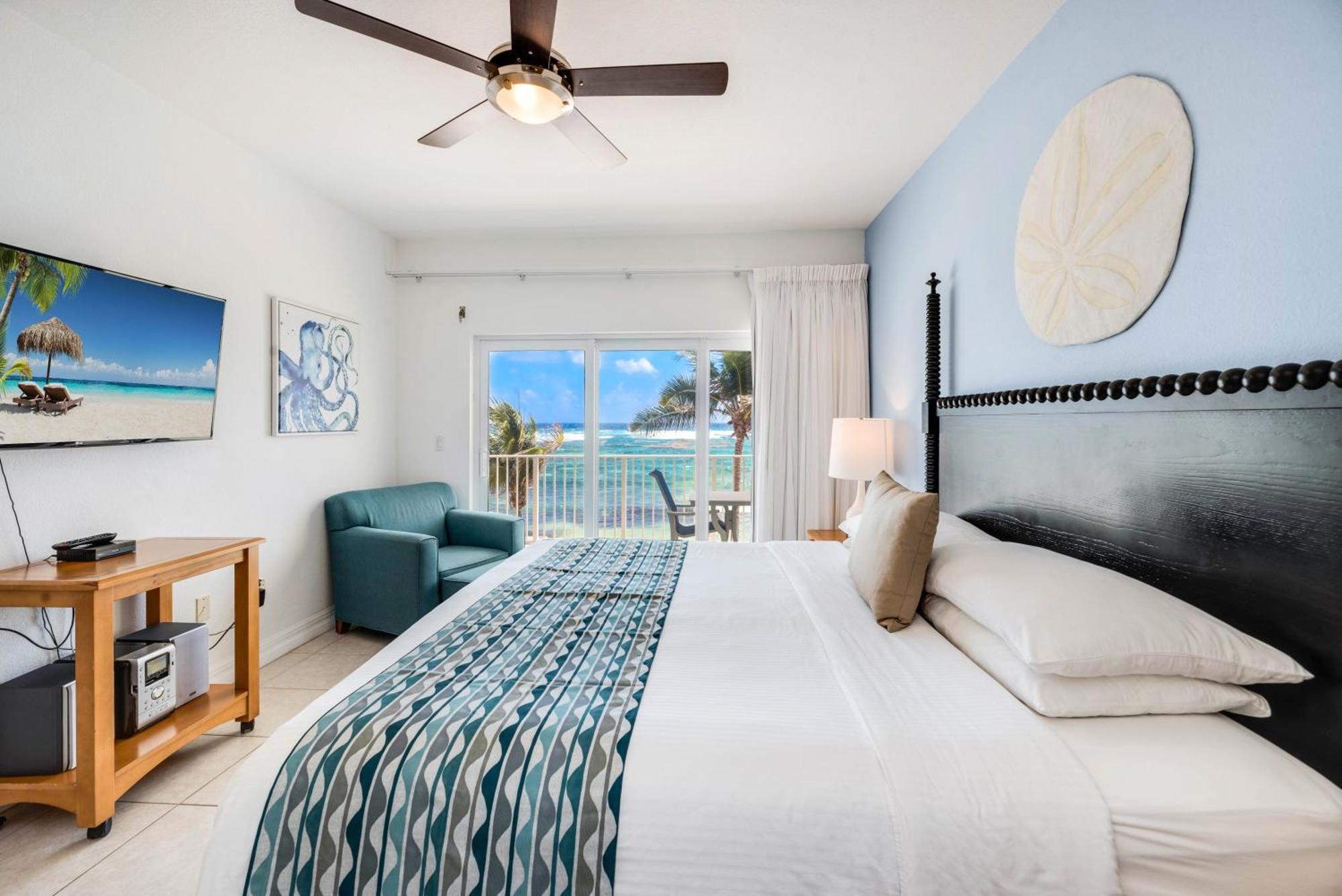 Wyndham Reef Resort, Grand Cayman East End Exterior photo